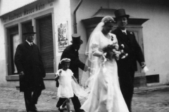 1933 Brautpaar Most Gretel, geb. Trippel und Erich Most vor - Kopie